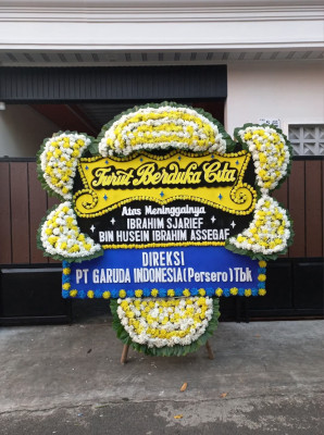 Papan Bunga Duka di Ngalang